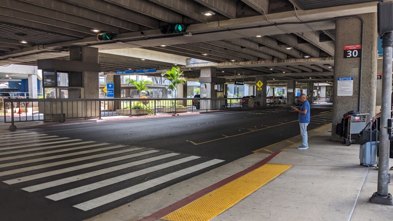 柱番号30横断歩道