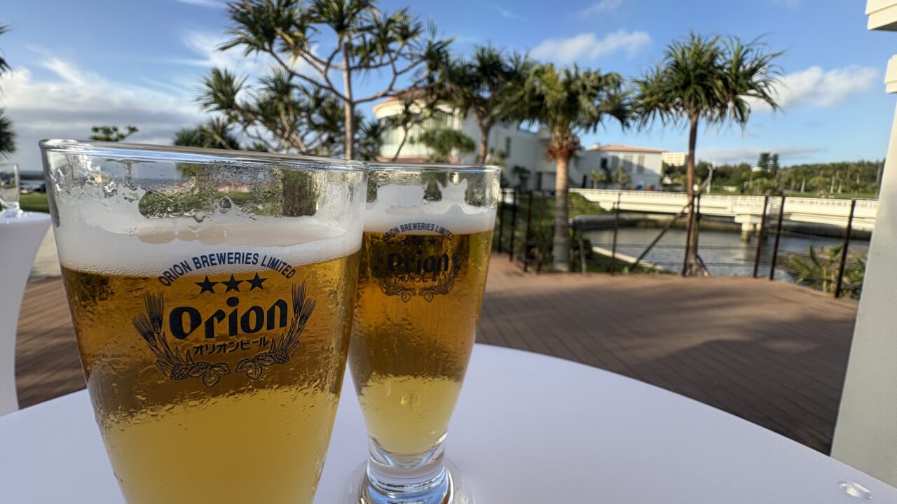テラスでオリオンビール